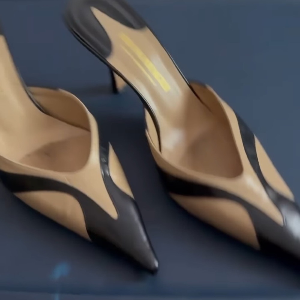 Brunomagli pointed toe kitten heel